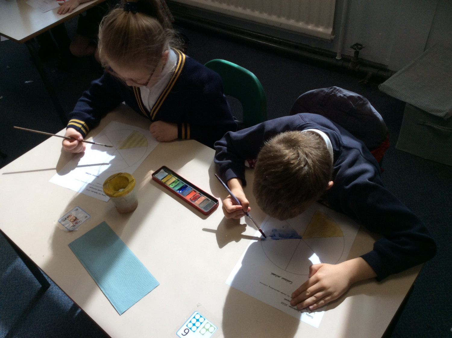 2J painting colour wheels in art